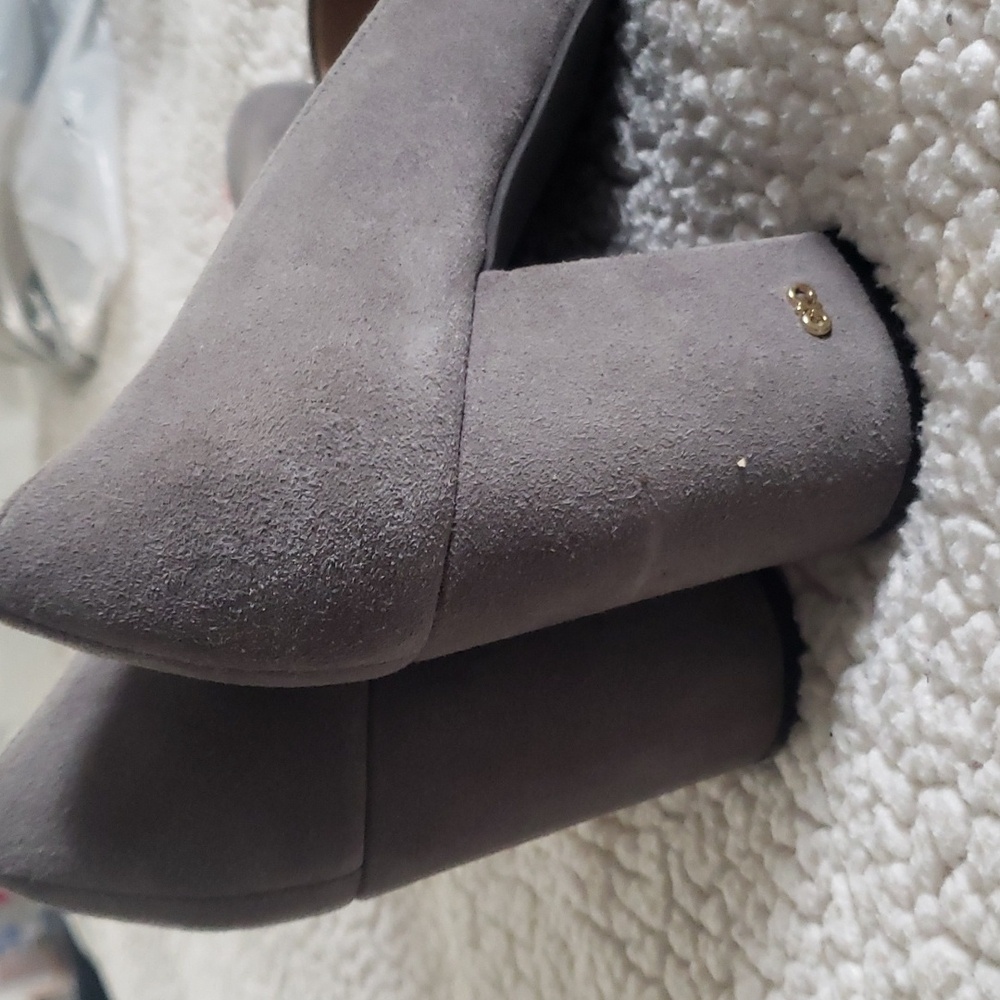 Shoes - Picture 2 of 4